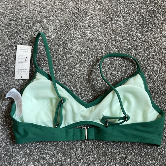 NWT Cupshe Green Bikini Top, size Med - Picture 2 of 6